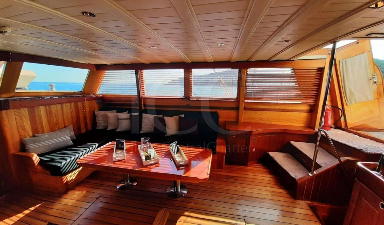 Wooden Boat- La Goletta Hotel - Barcelona — Fotos 3